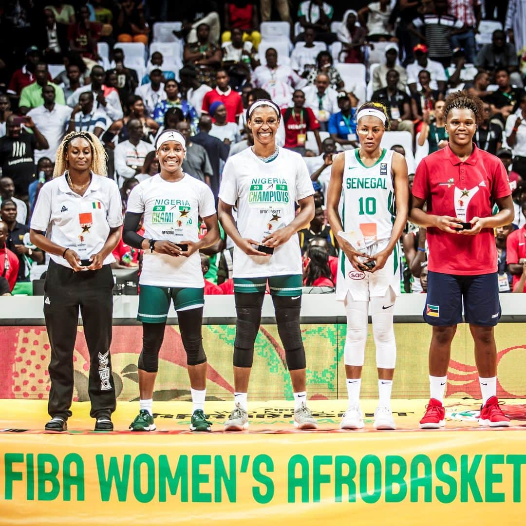 FIBAさんのインスタグラム写真 - (FIBAInstagram)「🌟 @tissot_official MVP Ezinne Kalu headlines the #AfroBasketWomen All-Star 5 lineup! . 🇲🇱 Touty Gandega 🇳🇬 Ezinne Kalu 🇳🇬 Evelyn Akhator 🇸🇳 Astou Traoré 🇲🇿 Leia Dongue」8月19日 7時00分 - fiba