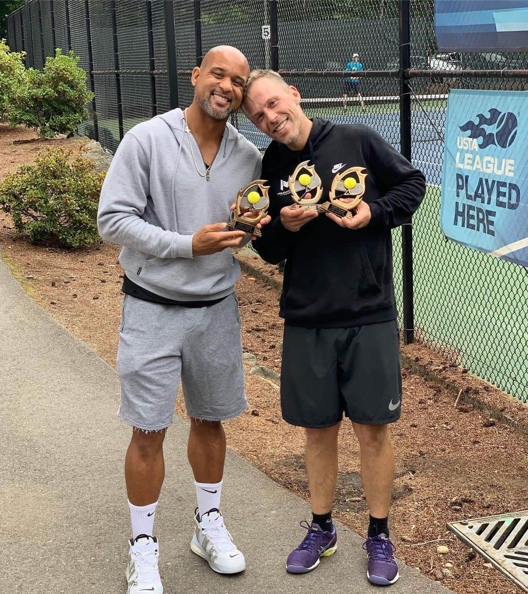 ショウン・トンプソンさんのインスタグラム写真 - (ショウン・トンプソンInstagram)「Trophy Sunday! I’m so excited to bring home my very first 1st place 🏆 tennis trophy! Of course @scottphotobombs is the best doubles partner ever! He also took 1st place in singles! Last year we got second place in this same tournament. It pays to keep on trying! Swipe to see the joy 😁😄😃 #sunday #tennis #tournament #lesson #love #usta」8月19日 7時15分 - shaunt