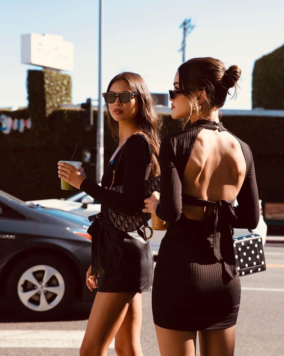 Camila Coelhoさんのインスタグラム写真 - (Camila CoelhoInstagram)「Coffee Date🖤 Wishing the weekend wasn’t over so fast. You? —————- Desejando que ainda fosse sábado! Haha passou muito rápido por aqui 😆 #MyCCLook #Girls #coffee」8月19日 7時45分 - camilacoelho