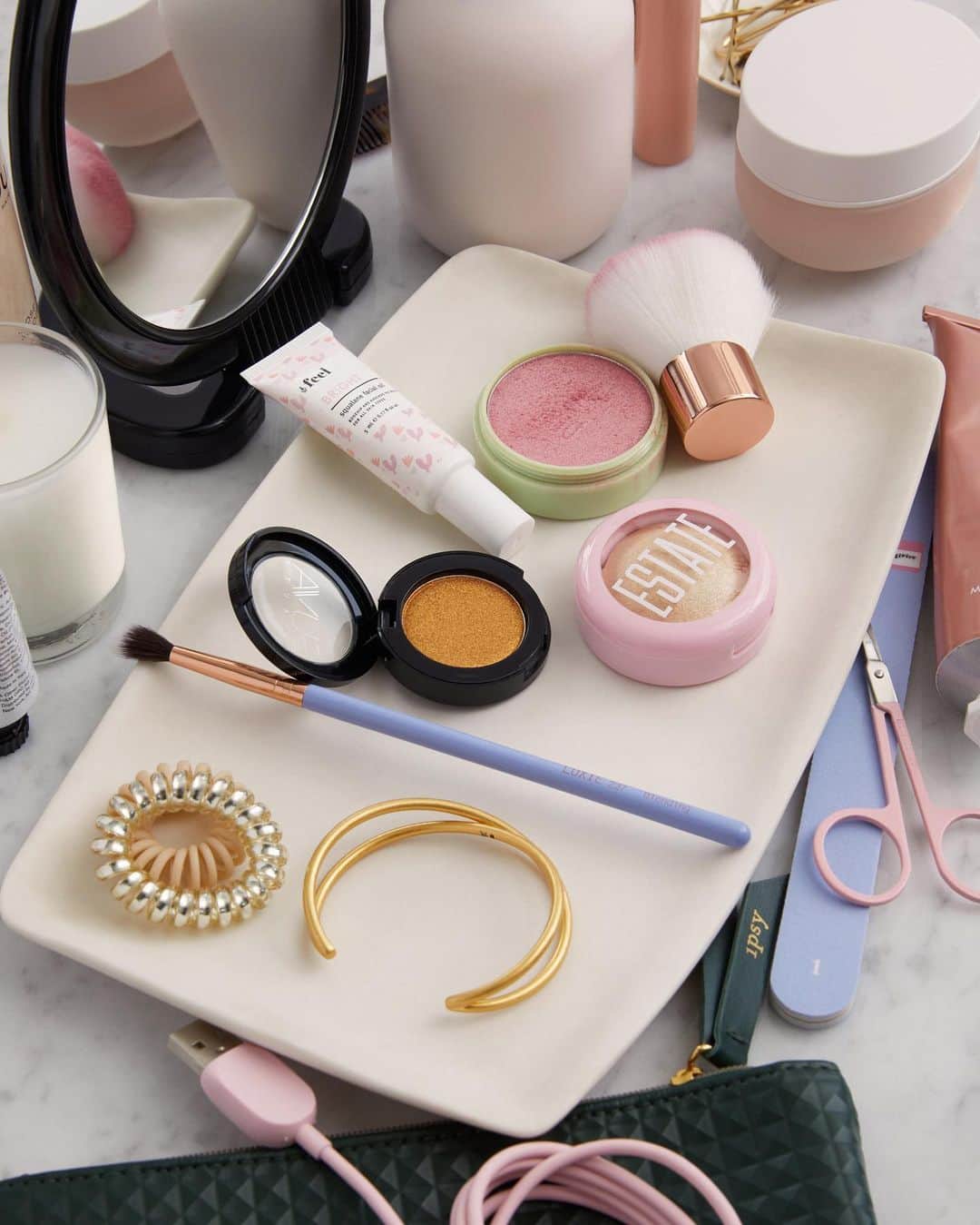 ipsyさんのインスタグラム写真 - (ipsyInstagram)「Our kind of #sundayfunday. What Glam Bag products are you wearing today? || #ipsy #ipsybareyourself @suvabeauty @estatemakeup @pixibeauty @this.is.feel @luxiebeauty⁠⠀」8月19日 7時57分 - ipsy