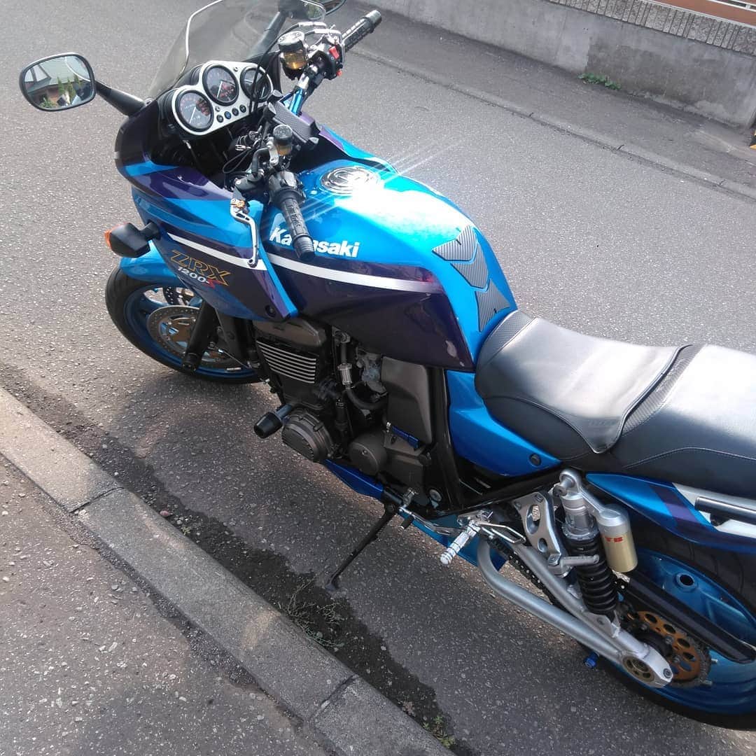 笠原康哉さんのインスタグラム写真 - (笠原康哉Instagram)「さあ、北海道走りますよ  あ！これは俺のバイクではなくて  フォロワーのZRX1200です  さて。何をレンタルバイクしようか？」8月19日 8時08分 - panicrew_kassan