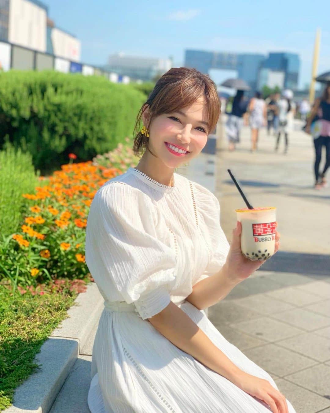 石井里奈さんのインスタグラム写真 - (石井里奈Instagram)「おはよん😊💕 . 夏休みといえばここ、お台場🥺✨🎡 . 先週、THE ODAIBA 2019に行ってきたよ🥺💕 . 大好きなワンピースの特設ブースがあったりして大興奮😳←オタ . 沢山歩いたので、7階の無料入場エリアにあるバブリーバブルスのタピオカで一休み☺️💕 . 店舗もキャラクターも派手で目立ってた🦸‍♀️笑  暑い空で冷たいもちもちの生タピオカ美味しかったなぁ🥰 色んな味あるからまた行きたい！（限定のスイカ味気になる！） . 9/1まで出店してるみたいですよん😳🎡 . 今日も素敵な一日を💕 . #theodaiba2019 #バブリーバブルス #タピオカ #お台場 #タピ活 #タピオカ好き #odaiba #フジテレビ #ワンピース #onepiece #ワンピース好き #tapioca #pr #タピオカミルクティー #黒糖タピオカ #りなまるグルメ #タピオカ巡り #めざましテレビ #めざましライブ #ドラゴンボール #居酒屋えぐざいる #サザエさん #漫画 #漫画好き #チームラボ #夏祭り #夏休み #タピオカドリンク #タピ #すいか」8月19日 8時29分 - ri7tin1025