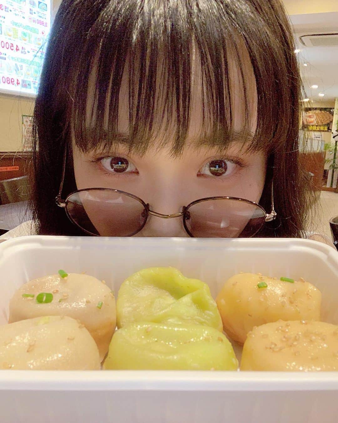 佐久間乃愛さんのインスタグラム写真 - (佐久間乃愛Instagram)「. 最近、食べ物グラムになりつつある。笑 食べること大好きなのです♥ これからも沢山あげちゃうと思うけど、許してね☺️ 焼き小龍包まいうだったぁ❤ . #中華街 #横浜 #焼き小龍包 #まいう」8月19日 8時54分 - noa_sakuma