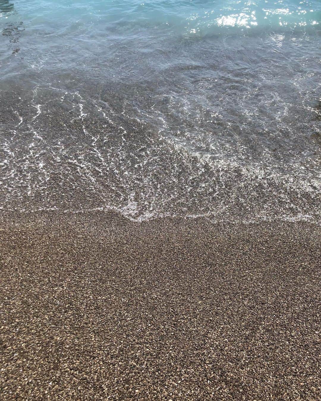冨張愛さんのインスタグラム写真 - (冨張愛Instagram)「good morning♡ 海からの景色。水が冷たくて気持ちよかったな☺️🏝 楽しかった夏休みも終わり...☺︎ また今日から通常運転でお仕事。夏休み下さった方々に感謝です😭💕 * #instagood #instatravel #instatrip #trip #travel #travelgram #amalfi #positano #sea #summer #vacation #旅行 #旅 #イタリア #南イタリア #アマルフィ #ポジターノ #海」8月19日 9時09分 - megumitomihari