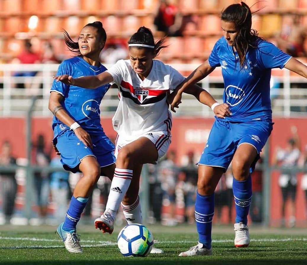 São Paulo FCさんのインスタグラム写真 - (São Paulo FCInstagram)「E o domingão também teve show das nossas craques do #FutebolFemininoTricolor: São Paulo 4x0 Cruzeiro, no Pacaembu! Gols de Bruna, Yaya, Valéria e Cris. Uma grande vantagem do Tricolor para a finalíssima do Brasileiro A2, no próximo domingo (25), às 14h, no Mineirão. Que venha a decisão! #VamosSãoPaulo 🇾🇪 ⠀⠀⠀⠀⠀⠀⠀⠀⠀ 📸 Anderson Rodrigues / saopaulofc.net」8月19日 9時16分 - saopaulofc