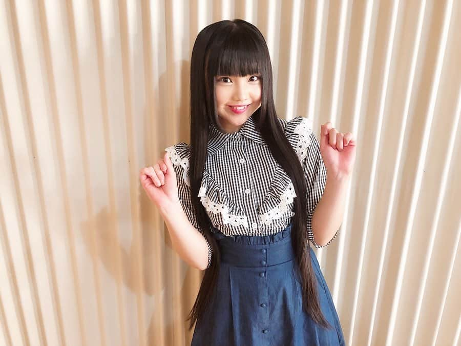 北川愛乃さんのインスタグラム写真 - (北川愛乃Instagram)「こんばんわぁ🌟  昨日、投稿させて頂いた 全身の写真は見て下さいましたかぁ😎 今日はアップバージョンですっ❣️ ブラウスのフリルが 特にかわいいなぁ😍💕 #メ〜テレ さん #名古屋行き最終列車 #ske48  #いずりんが撮影してくれたよ 💗 #ありがとう #衣装 #かわいい」8月19日 20時09分 - kitagawayoshino