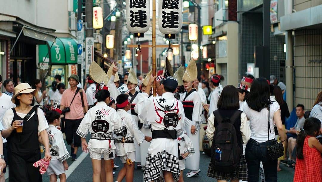 The Japan Timesさんのインスタグラム写真 - (The Japan TimesInstagram)「“The dancers are fools, the watchers are fools, both are fools alike so why not dance?” This is the chant of Awa Odori dancers, which can seen during the month of August in Japan. The largest gathering, which occurred last week in Tokushima, attracts more than 1.3 million visitors (though a few days were canceled due to a tropical storm). For people in Tokyo, the next best thing can be seen in Koenji, which will be held this year on Aug. 24-25. During the day time on the same weekend, in the Omotesando-Harajuku area, the Super Yosakoi festival will showcase hundreds of dance troupes from all over the nation. Slightly more freeform and contemporary than Awa Odori, Super Yosakoi troupes often feature clever costume changes and modern musical accompaniment, such as rappers and DJs. And if that’s not enough dancing in the streets for you, there’s the Asakusa Samba Festival on Aug. 31. SO WHY NOT DANCE?  Included in this gallery (swipe left) are photos of the smaller-scale Awa Odori festival in Shimokitazawa, held this past weekend. 📸: Ryusei Takahashi @ryuseitakahashi217 . . . . . . . #awaodori #dancing #festivals #matsuri #japan #samba #asakusa #asakusasambafestival #traditions #japanesefestivals #odori #阿波踊り #徳島 #踊り #祭り#日本 #よさこい祭り」8月19日 18時54分 - thejapantimes