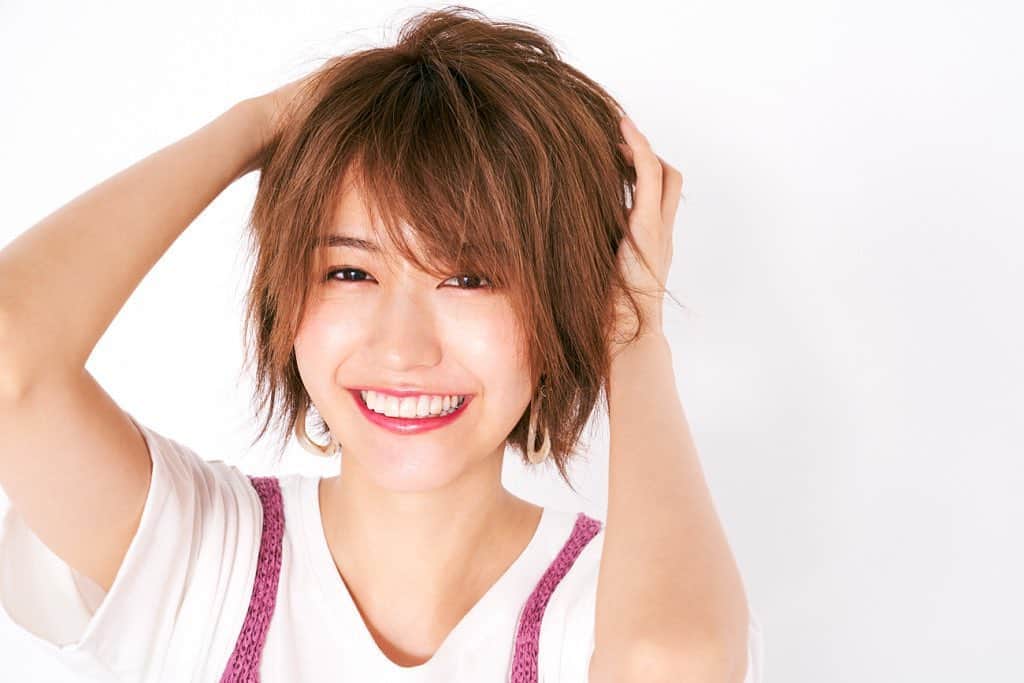 のインスタグラム：「街中でとにかく見かける #フレアパンツ ！﻿ 暑い夏、Ｔシャツと合わせるだけでおしゃれに見えるし、トレンドもおさえられるし…💛﻿ ﻿ そんないいことづくしのフレアパンツに、JJモデルはぶちゃんが挑戦しています🙌﻿ ﻿ JJnet限定記事なのでお見逃しなく！﻿ ﻿ #JJmag﻿ #JJnet﻿ #欅坂46﻿ #土生瑞穂」