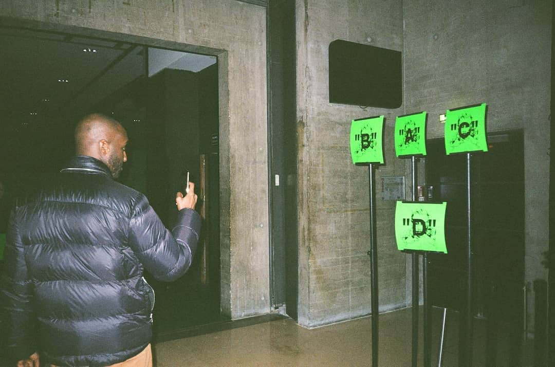 OFF-WHITE C/O VIRGIL ABLOHさんのインスタグラム写真 - (OFF-WHITE C/O VIRGIL ABLOHInstagram)「[process image] behind the scenes of fw19 men's Off-White™ runway show. photography c/o @chilldays」8月19日 19時00分 - off____white