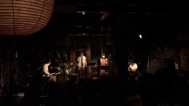 Akeboshiのインスタグラム：「ツアー「a little boy 」より 京都磔磔でのライブ映像です。」