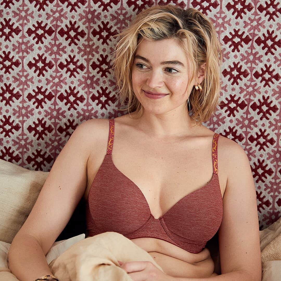 のインスタグラム：「* 着心地軽やかなブラはメタリックプリントのストラップがポイント💟 * AERIEリアルサニーデミプッシュアップブラ Style: 6734-4877 | Color: 675 5,490円(税抜) * #aeriejp #エアリー #ブラレット #ブラ #ブラトップ #モロッカンスタイル #モロッカンデザイン #verysmiles」