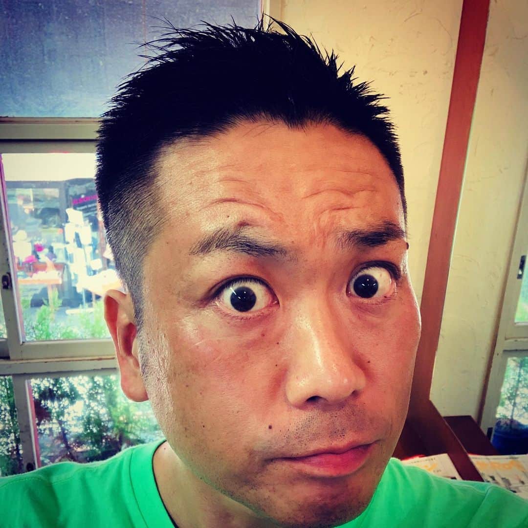 阿部浩貴さんのインスタグラム写真 - (阿部浩貴Instagram)「これが→こうなって→こう！ #バッサリ  #中村俊輔的前髪 #からの  #香港コメディアン  #または #漫才ブームの頃の漫才師 #からの  #野球部引退した3年」8月19日 19時34分 - updown_abe