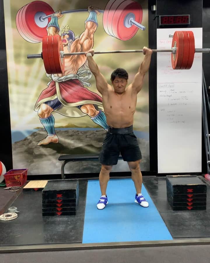 山本俊樹のインスタグラム：「- block power clean & power jerk 170KG  @crossfit_blackships  基本的に僕のリフティングは手本にならないけど エンターテイメント性はあります笑  動画🎥→ @take_kasai  #ウエイトリフティングやろうぜ #weightlifting #snatch #cleanandjerk #squat #deadlift  #耐えて勝つ #率先垂範 #山本俊樹 #LEGACYLIFTER」