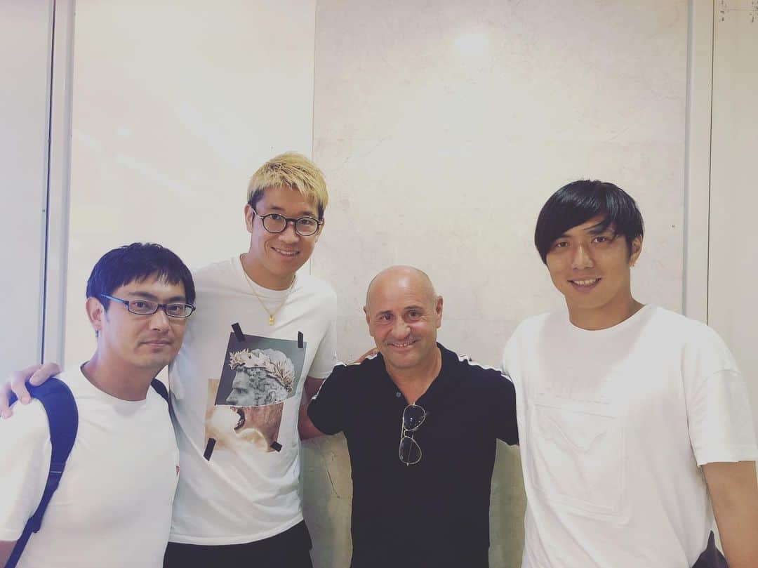 林彰洋のインスタグラム：「Vamos🏃‍♂️🏃‍♂️ Porteros ✋ @takuookubo01  #challenge  #goalkeeper #fctokyo」