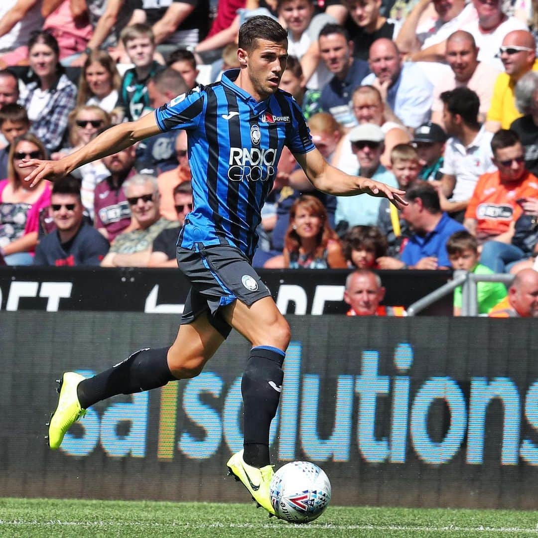 アタランタBCさんのインスタグラム写真 - (アタランタBCInstagram)「Di corsa verso l’esordio in #SerieATIM 🤩💪🏼 Running to our @seriea debut 🏃‍♂️ — #MondayMotivation #GoAtalantaGo ⚫️🔵 #Atalanta #Bergamo #football #mondaymood」8月19日 20時05分 - atalantabc