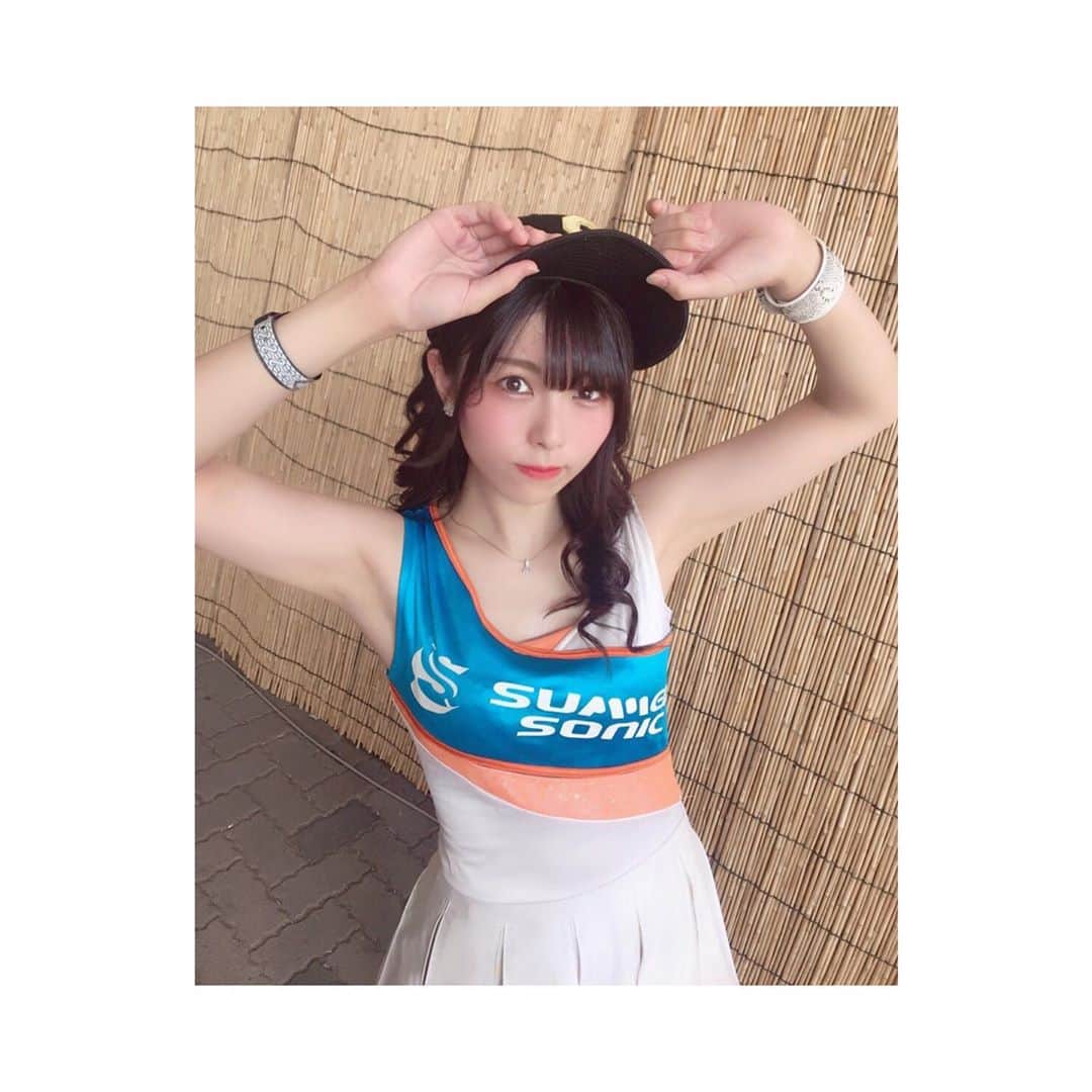 森脇加奈子のインスタグラム：「． ひと夏の思い出、てきな。 写真撮ってくれたみんなありがとう！ おまけつき。 #サマソニ #サマソニガール #summersonic #summersonic2019 #fleufleu」
