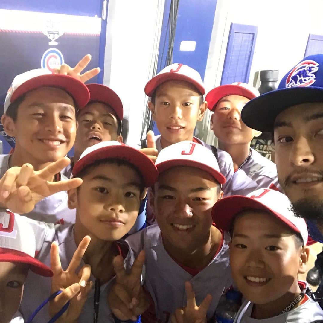 シカゴ・カブスさんのインスタグラム写真 - (シカゴ・カブスInstagram)「Lots of love for team Japan! 🇯🇵 #LittleLeagueClassic」8月19日 11時16分 - cubs