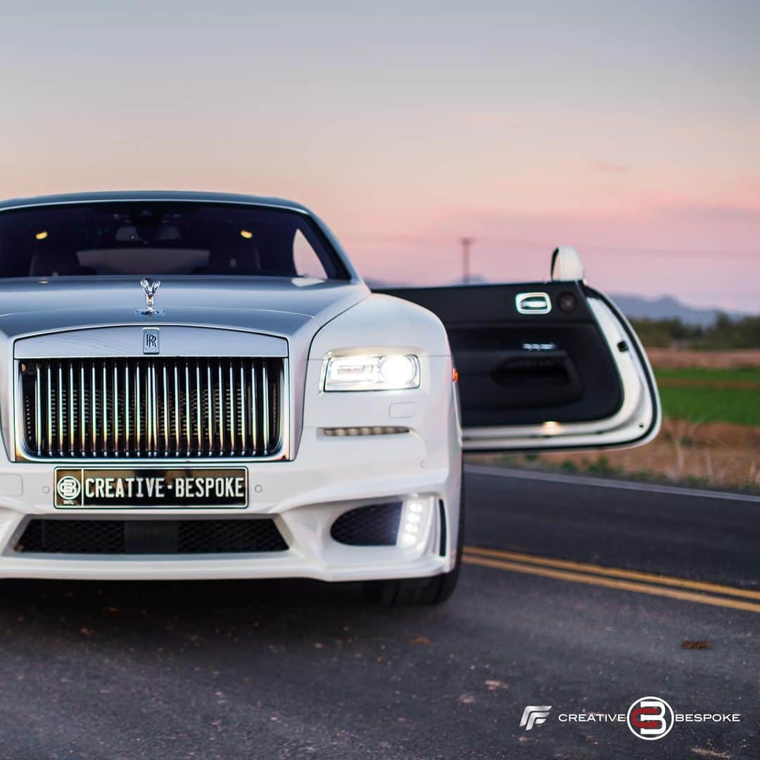 CARLiFESTYLEさんのインスタグラム写真 - (CARLiFESTYLEInstagram)「Rolls Royce Wraith by @creativebespoke What do you guys think? @creativebespoke Best custom exotic cars for sale! #carlifestyle #RollsRoyce #Wraith」8月19日 11時31分 - carlifestyle