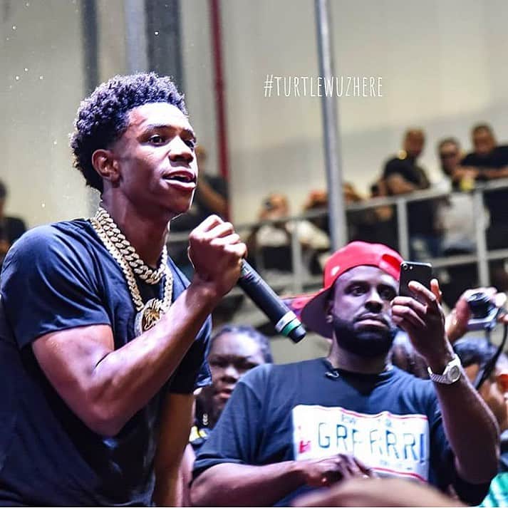 ファンクマスター・フレックスのインスタグラム：「@artisthbtl tearing that @flexfestofficial stage down! Pow! 15,000 Indoor/Outdoor! Pic Via: @turtle718」