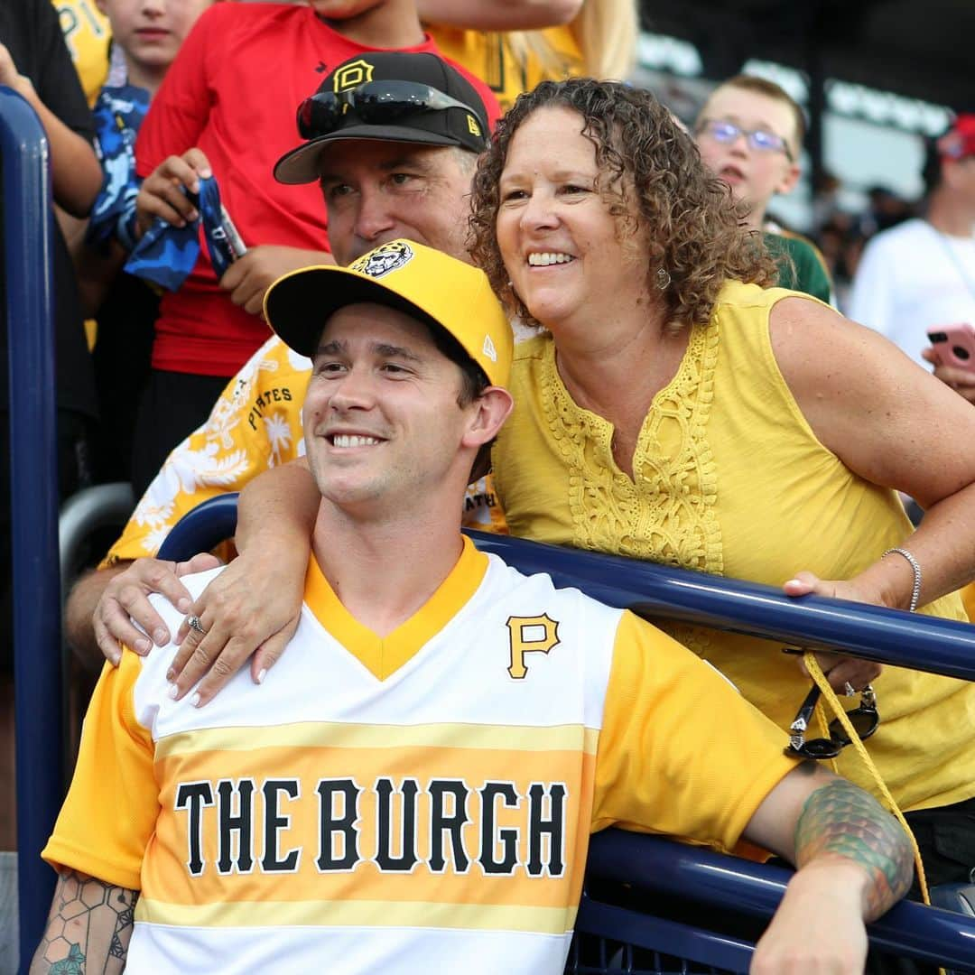 ピッツバーグ・パイレーツさんのインスタグラム写真 - (ピッツバーグ・パイレーツInstagram)「We love the #LittleLeagueClassic. 🖤💛」8月19日 11時41分 - pittsburghpirates