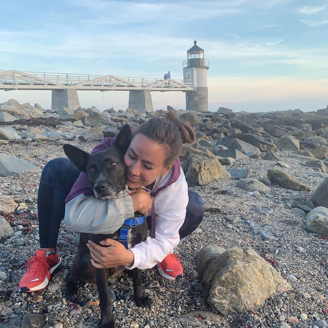 Camille Leblanc-Bazinetさんのインスタグラム写真 - (Camille Leblanc-BazinetInstagram)「Maine I love you ❤️ “  Where should we go next? 🤗⭐️🙌🏽 “  I’ve been loving doing my @feroce_fitness_ program! I train for about 30/40min a day, I feel accomplished and I get to fully enjoy my life while being healthy 🙌🏽⭐️♥️」8月19日 11時50分 - camillelbaz