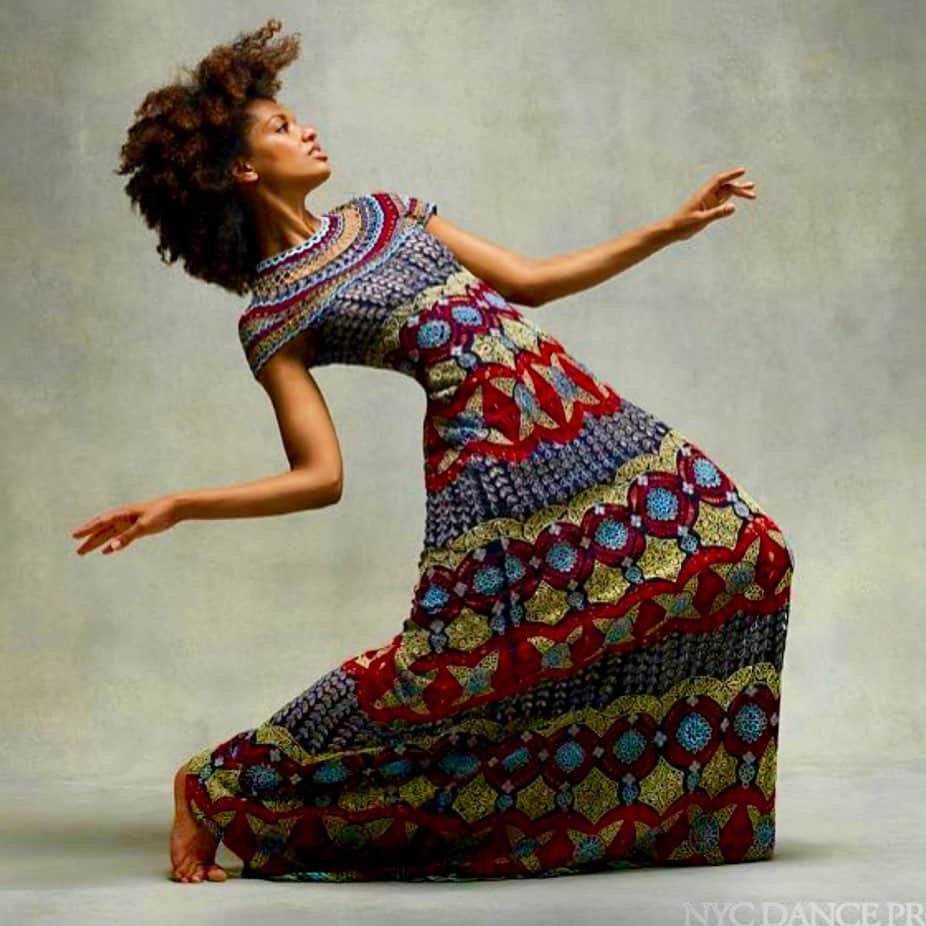 のインスタグラム：「Fana Tesfagiorgis in Naeem Khan Alvin Ailey American dance company. #contemporarydance @alvinailey @fanaminea @nycdanceproject」
