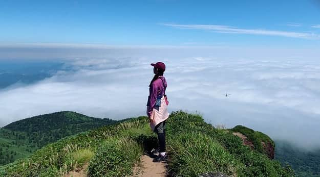 津島衣里さんのインスタグラム写真 - (津島衣里Instagram)「天空の世界🌍 #天空の城ラピュタ  #八甲田山 #天空 #天界 #登山 #地球 #宇宙 #earth #mountain」8月19日 12時33分 - eritsushima_official