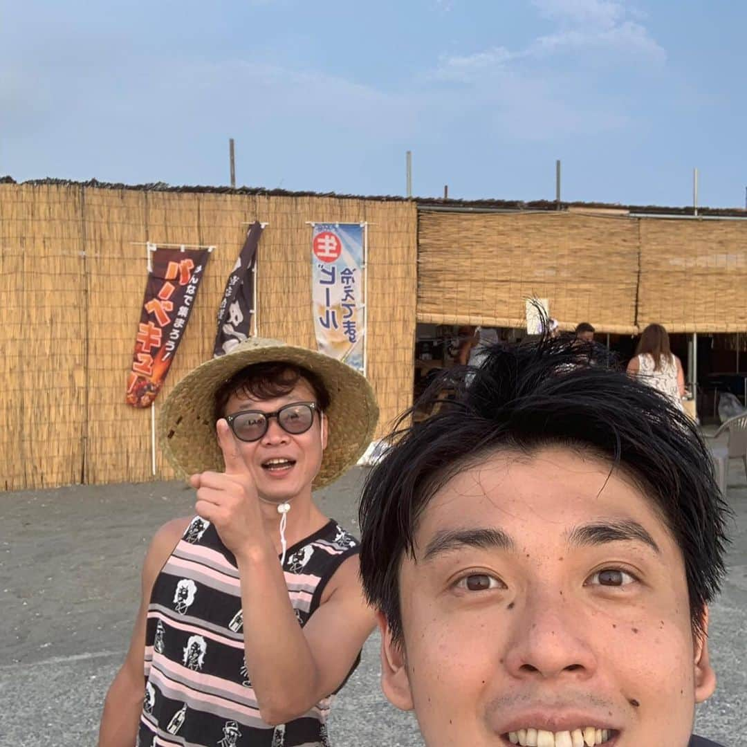 大溝清人さんのインスタグラム写真 - (大溝清人Instagram)「清人とつばさの夏 2019  #千葉 #海 #海の家 #つばさ #バーベキュー #麦わら」8月19日 12時44分 - badboys_kiyoto93