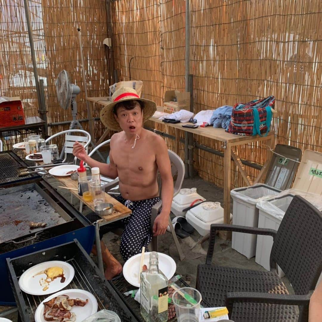 大溝清人さんのインスタグラム写真 - (大溝清人Instagram)「清人とつばさの夏 2019  #千葉 #海 #海の家 #つばさ #バーベキュー #麦わら」8月19日 12時44分 - badboys_kiyoto93