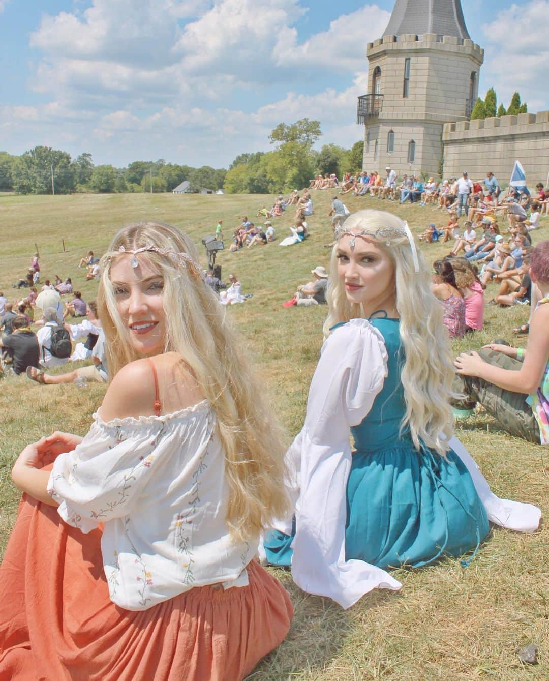 アンナ・フェイスさんのインスタグラム写真 - (アンナ・フェイスInstagram)「We had so much fun at our first #renissancefestival! Located at the beautiful Kentucky Castle.」8月19日 12時45分 - annafaith