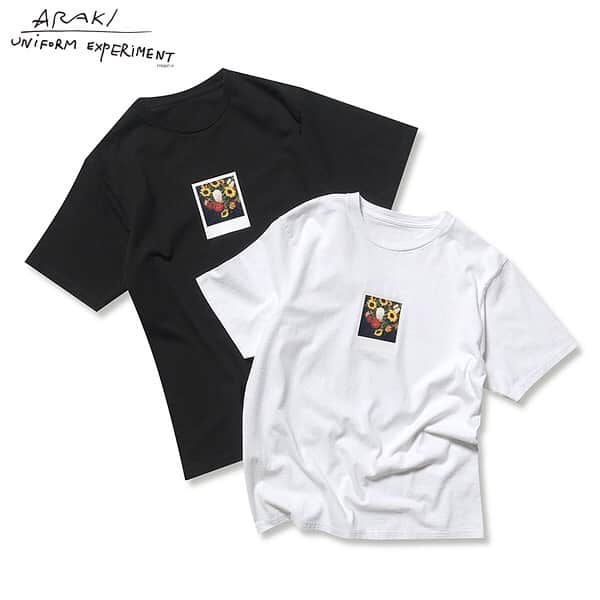のインスタグラム：「NOBUYOSHI ARAKI x uniform experiment “FLOWER” 2019.8.31(sat) Release at SOPH.shops & official dealers. 2019.8.21(wed) Pre-Release at ISETAN MEN’S 6F as Pop-Up event. 2019.9.2(mon) Release at SOPH. OnlineStore. . POLAROID TEE : ¥11,000+TAX . #uniformexperiment #荒木経惟 #荒木経惟xUE #荒木経惟xuniformexperiment #NobuyoshiARAKI #NobuyoshiARAKIxUE #NobuyoshiARAKIxuniformexperiment #FLOWER #SOPH20thProject #FRAGMENT #FRGMT @fujiwarahiroshi  www.arakinobuyoshi.com」