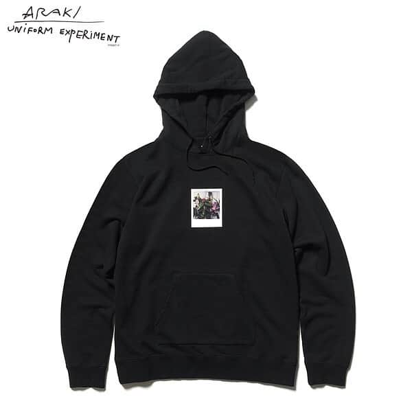 のインスタグラム：「NOBUYOSHI ARAKI x uniform experiment “FLOWER” 2019.8.31(sat) Release at SOPH.shops & official dealers. 2019.8.21(wed) Pre-Release at ISETAN MEN’S 6F as Pop-Up event. 2019.9.2(mon) Release at SOPH. OnlineStore. . POLAROID SWEAT HOODIE : ¥23,000+TAX . #uniformexperiment #荒木経惟 #荒木経惟xUE #荒木経惟xuniformexperiment #NobuyoshiARAKI #NobuyoshiARAKIxUE #NobuyoshiARAKIxuniformexperiment #FLOWER #SOPH20thProject #FRAGMENT #FRGMT @fujiwarahiroshi  www.arakinobuyoshi.com」