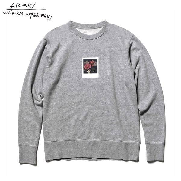 のインスタグラム：「NOBUYOSHI ARAKI x uniform experiment “FLOWER” 2019.8.31(sat) Release at SOPH.shops & official dealers. 2019.8.21(wed) Pre-Release at ISETAN MEN’S 6F as Pop-Up event. 2019.9.2(mon) Release at SOPH. OnlineStore. . POLAROID CREW NECK SWEAT : ¥21,000+TAX . #uniformexperiment #荒木経惟 #荒木経惟xUE #荒木経惟xuniformexperiment #NobuyoshiARAKI #NobuyoshiARAKIxUE #NobuyoshiARAKIxuniformexperiment #FLOWER #SOPH20thProject #FRAGMENT #FRGMT @fujiwarahiroshi  www.arakinobuyoshi.com」