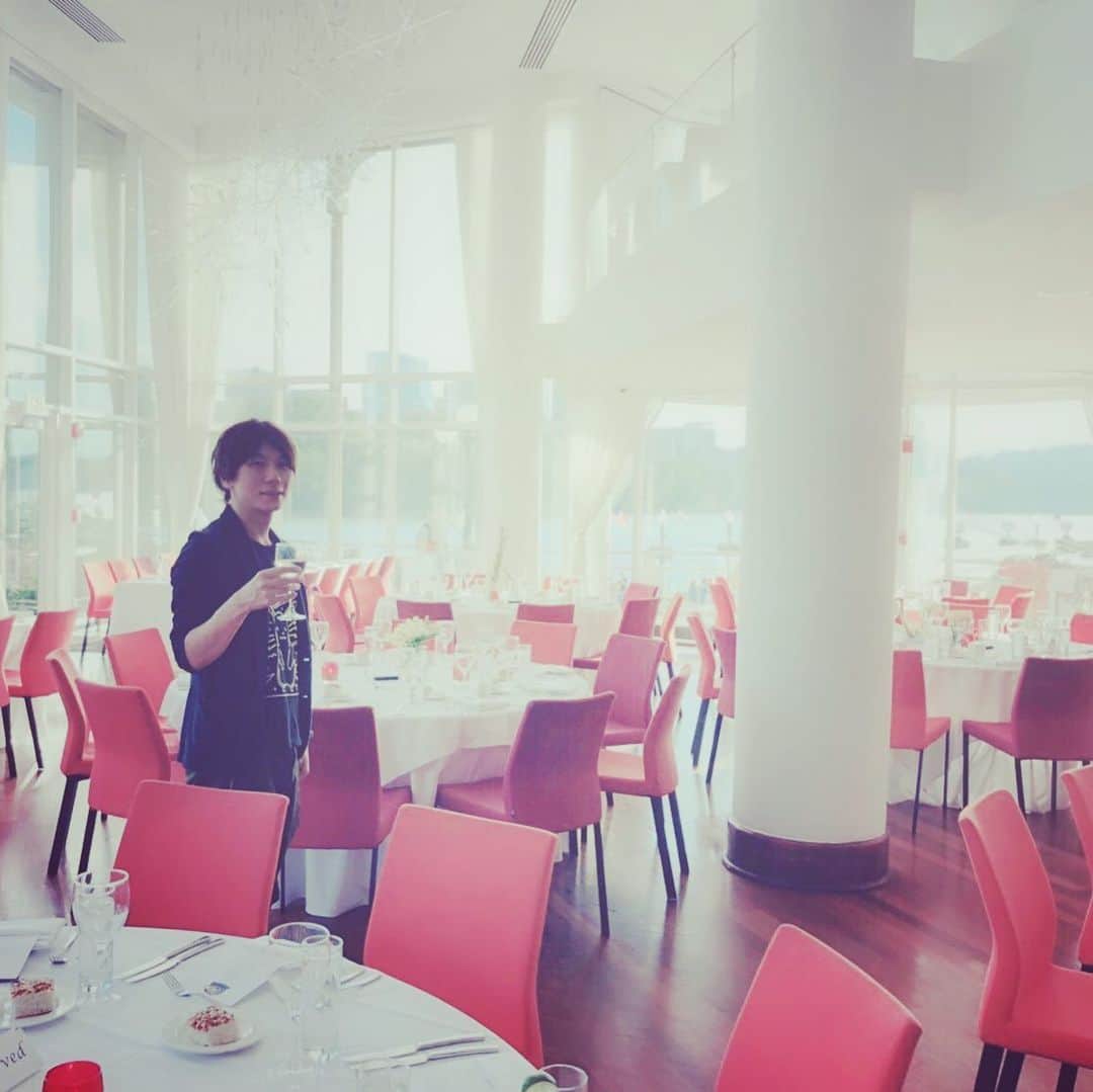 古市憲寿さんのインスタグラム写真 - (古市憲寿Instagram)「素敵なロケーションのレストラン。みんなが来る前に勝手に写真撮ってた。 #washingtondc」8月19日 13時23分 - poe1985
