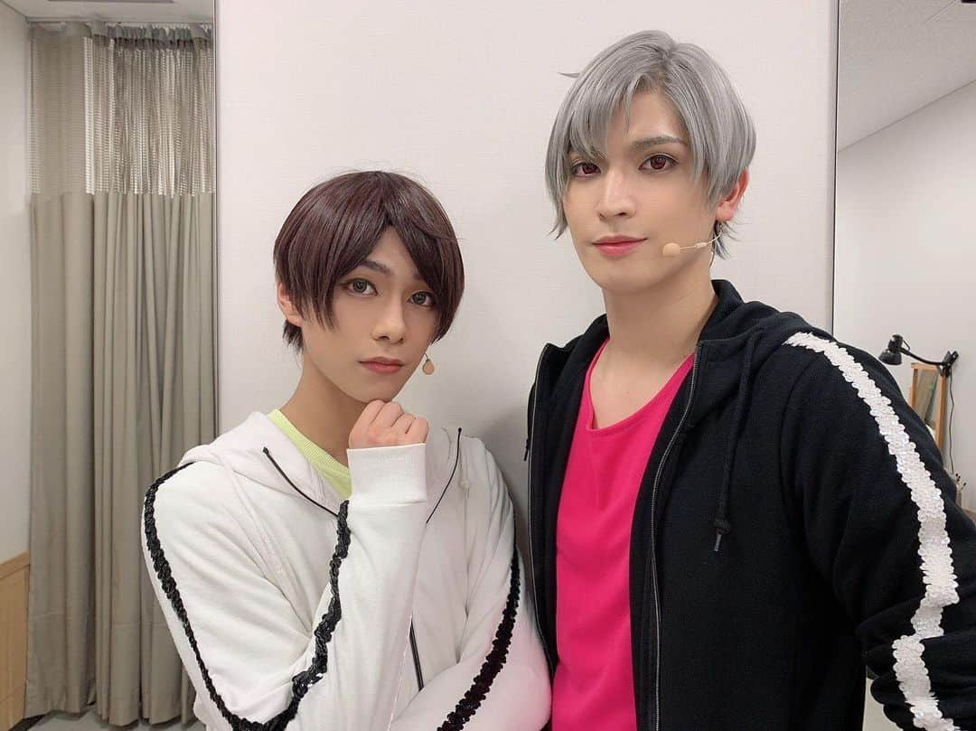 小波津亜廉さんのインスタグラム写真 - (小波津亜廉Instagram)「[17/8/19] Tall Allen next to small Kitagawa Naoya! ⠀⠀⠀ ⠀ #kohatsuallen #kitagawanaoya ⠀⠀⠀ ⠀ Source: Allen’s twitter」8月19日 13時31分 - ahun_andsome