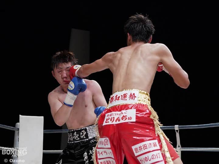 川上じゅんさんのインスタグラム写真 - (川上じゅんInstagram)「昨日のボクシングの試合🥊 メインの試合 大里 拳(大鵬)VS佐伯瑠壱斗(岐阜ヨコゼキ) #jbc  #boxing  #boxeo #BoxingReferee #BOXINGMOBILE #川上じゅんレフェリー  #川上じゅん ※フォト撮影:大囿周作氏」8月19日 13時32分 - kawakami_j