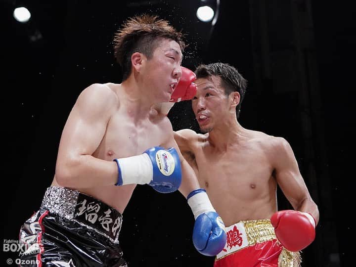 川上じゅんさんのインスタグラム写真 - (川上じゅんInstagram)「昨日のボクシングの試合🥊 メインの試合 大里 拳(大鵬)VS佐伯瑠壱斗(岐阜ヨコゼキ) #jbc  #boxing  #boxeo #BoxingReferee #BOXINGMOBILE #川上じゅんレフェリー  #川上じゅん ※フォト撮影:大囿周作氏」8月19日 13時32分 - kawakami_j