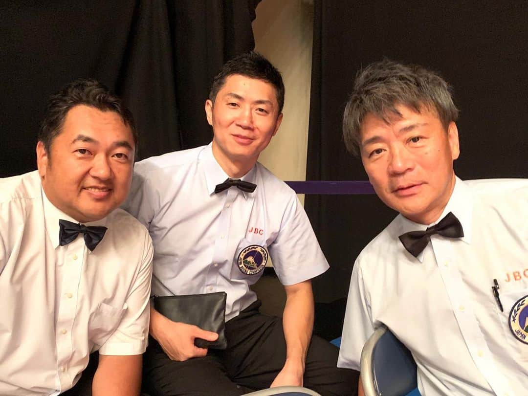 川上じゅんさんのインスタグラム写真 - (川上じゅんInstagram)「昨日のボクシングの試合🥊 メインの試合 大里 拳(大鵬)VS佐伯瑠壱斗(岐阜ヨコゼキ) #jbc  #boxing  #boxeo #BoxingReferee #BOXINGMOBILE #川上じゅんレフェリー  #川上じゅん ※フォト撮影:大囿周作氏」8月19日 13時32分 - kawakami_j