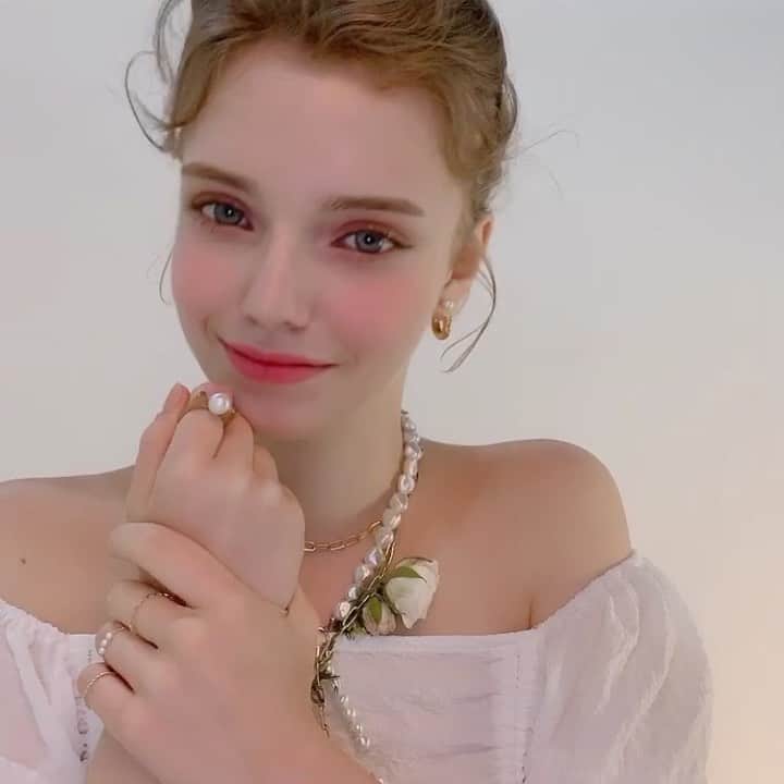Chuuのインスタグラム：「쥬얼리로 새단장한 명동 츄 스토어 3층✨✨#chuuseoul」