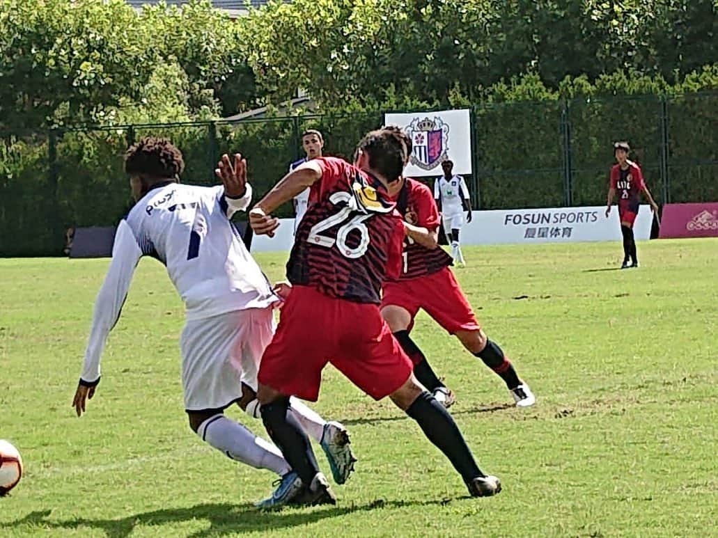 ジーコさんのインスタグラム写真 - (ジーコInstagram)「No final do mês de Agosto e inicio de Setembro teremos a 22’ Copa Amizade Brasil-Japao e o time do Kashima que participa, esteve participando de um torneio na China,na YICC Internacional Challenge Cup,em Shanghai,categoria Sub 15. Participaram no Grupo A: Kashima Antlers,Atletico Paranaense,Anderlecht(Belgica),Shanghai SIPG.Grupo B: Wolverhampton (Inglaterra),Cerezo Osaka,Hubei (China) e S.T.FC (Japão).O Kashima teve o artilheiro Kumazawa com 6 gols e ficou em 7’lugar. Parabéns Takashima pelo belo trabalho na base do clube.」8月19日 13時47分 - zico