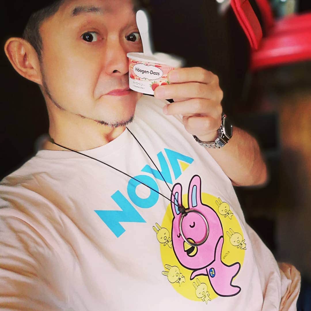 松本隆博のインスタグラム：「。 ハーゲンダーっ？ は～げんだーーつ？ うーん英語は難しい、、。 何処かスクールないけ？ (^-^)」