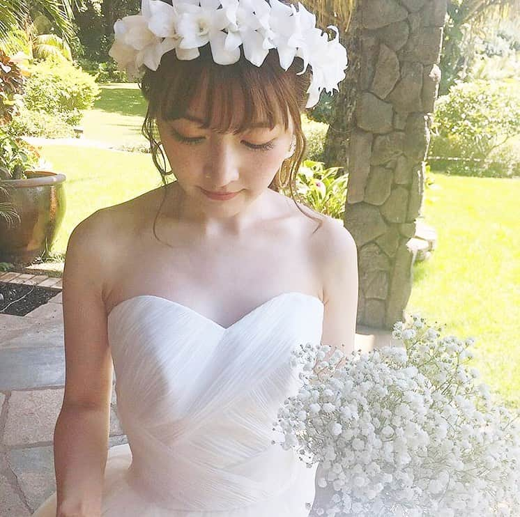 プレ花嫁の結婚式準備アプリ♡ -ウェディングニュースさんのインスタグラム写真 - (プレ花嫁の結婚式準備アプリ♡ -ウェディングニュースInstagram)「ふわふわ🌼可愛いかすみ草の席札＆コーデ💓 . @weddingnews_editor まいにち150記事を配信♩アプリもよろしくね💕 . . 📷本日のカバーPhoto🕊♩+ﾟ* . @hikari__32 さん💕 . . ナチュラルで可愛い🌼 #かすみ草 の #席札 💓 . #カリグラフィー がおしゃれな席札にドライのかすみ草を挟んだシンプルなデザイン🏷💓 . #ゲストテーブル の雰囲気にもぴったりで #花嫁diy の参考にしたい可愛さです😍♡ . hikari__32 さんのかすみ草コーデにもご注目👀 . パーティ後に #テーブル装花 のかすみ草を #ブーケ のように持って撮影されたそうですよ💕 . ぜひスワイプ👉🏻してみてくださいね💕 . . . ❤️【WeddingNews情報】❤️ . 本日新着のオススメ記事をご紹介します✨ . . ①実録＊後悔しない！60万円節約できた結婚式体験談💕《お金・段取り》 . . ②カラードレス×髪型75選♡先輩花嫁たちをお手本にしよう！💕《ビューティー》 . . ③ゲストと一緒に盛り上がる♡テーブルラウンド演出13選！💕《演出》 . . ④ゲストへの想いを♡相手別席札メッセージ＆アイデアまとめ♩*💕《テーマ・装飾》 . . ⑤絶対痩せてやる！結婚式までに間に合う確実なダイエット法＊💕《ビューティー》 . . ※《》は記事のあるカテゴリー名❤️ . などなど、その他にも新着記事が配信中💕 アプリダウンロードがまだお済みでない方は是非 @weddingnews_editor のURLからダウンロードしてみてくださいね💕 . . . ＼📷投稿お待ちしています／ . 花嫁はもちろん、業者さんも大歓迎✨ アナタのお写真をご紹介してもOKという方は、ぜひ #ウェディングニュース にお写真を投稿してください💕 . . ⬇︎関連アカウント⬇︎ . 💒式場検索 【 @weddingnews_concierge 】 👰マイレポ花嫁 【 @weddingnews_brides 】 . . その他、編集部からの連絡専用 @weddingnews_contact や、スタッフ個人の連絡用として @WN_xxxx（xxxは個人名）があります💕 . ………………………………………… ❤️WeddingNewsとは？ . . 花嫁のリアルな”声”から生まれた 花嫁支持率No1✨スマホアプリです📱💕 . . 🌸知りたい… #結婚式準備 に役立つ記事を毎日150件配信中♩ . 🌸見たい… インスタの #ウェディング 系投稿TOP100が毎日チェックできる＊IG画像の複数ワード検索も可♩ . 🌸叶えたい… #結婚式 関連の予約サイトが大集合♩ . 🌸伝えたい… 自分の結婚式レポ『マイレポ』が簡単に作れる♩先輩花嫁のレポが読める♩ . . @weddingnews_editor のURLからDLしてね✨ . . . #花嫁 #ウエディング #プレ花嫁 #プレ花嫁準備 #2020春婚  #2020夏婚 #2019秋婚 #2019冬婚 #全国のプレ花嫁さんと繋がりたい #婚約 #プロポーズ  #入籍 #結婚式diy #ドライフラワー #招待状 #ナチュラルウェディング #ペーパーアイテム」8月19日 14時33分 - weddingnews_editor