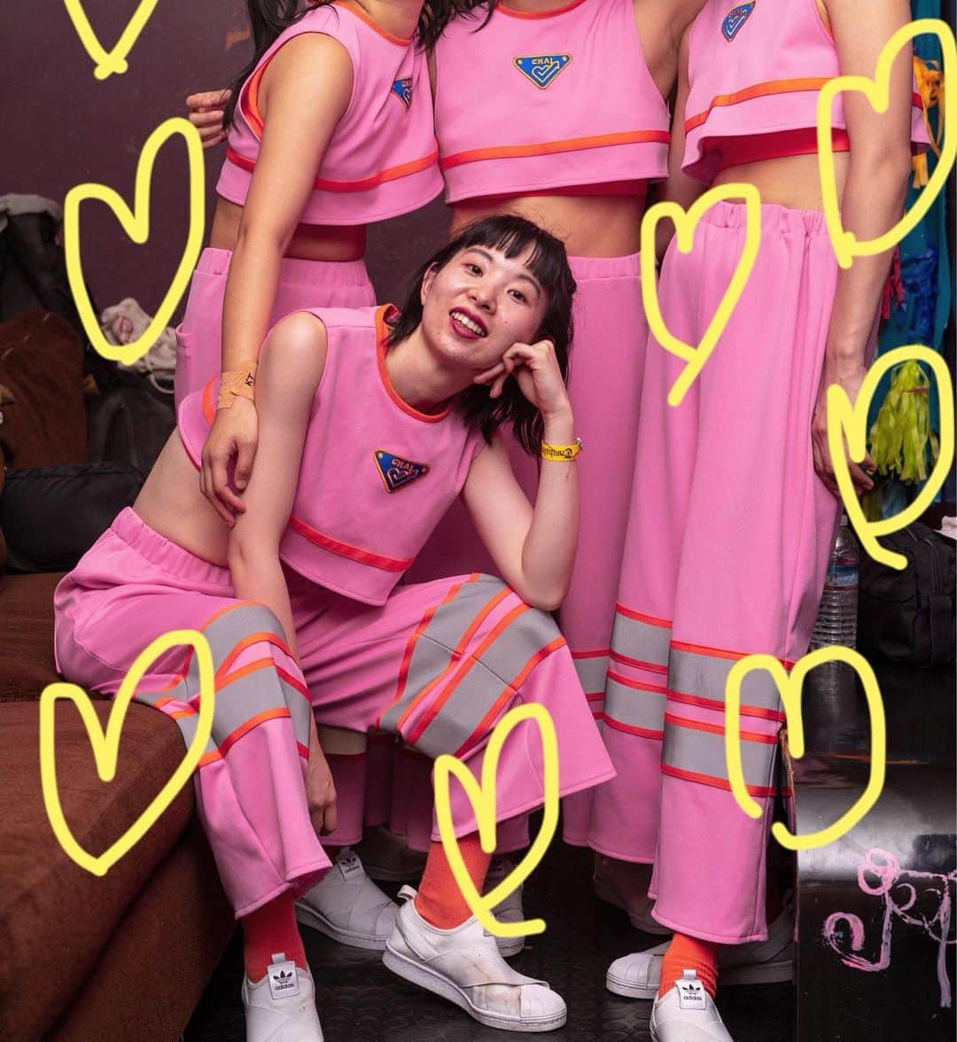 ユウキさんのインスタグラム写真 - (ユウキInstagram)「Our outfits are amazing pink💞💞💞 📷 @croquet_cowboy 👚 @___shigeta___  #CHAIband #neokawaii #neoかわいい #コンプレックスはアートなり #pink #outfit #lovepink💗」8月19日 14時35分 - yuukichan2