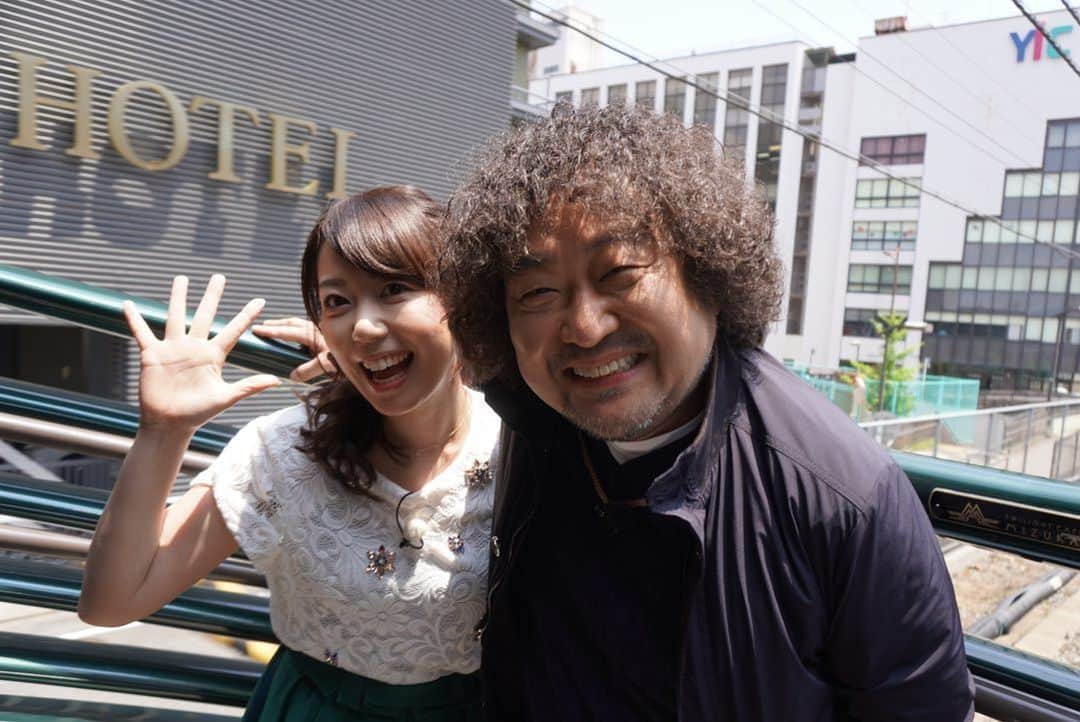 須黒清華のインスタグラム：「先日、葉加瀬太郎さんと、豪華寝台列車「瑞風」の旅へ行って来ました🛤✨ 美しい車窓に美味しいお料理はもちろん、 その土地の歴史を学び、地元の方たちと触れ合える、最高の大人旅でした✨ 葉加瀬さんの生演奏もっ⁈🎻✨ 今夜7時からBSテレ東で放送です📺 絶景に癒されてください〜🍀 #bsテレ東 #瑞風 #瑞風トワイライトエクスプレス #寝台列車 #寝台列車の旅 #train #travel #山陰 #城崎  #葉加瀬太郎 さん #生演奏」