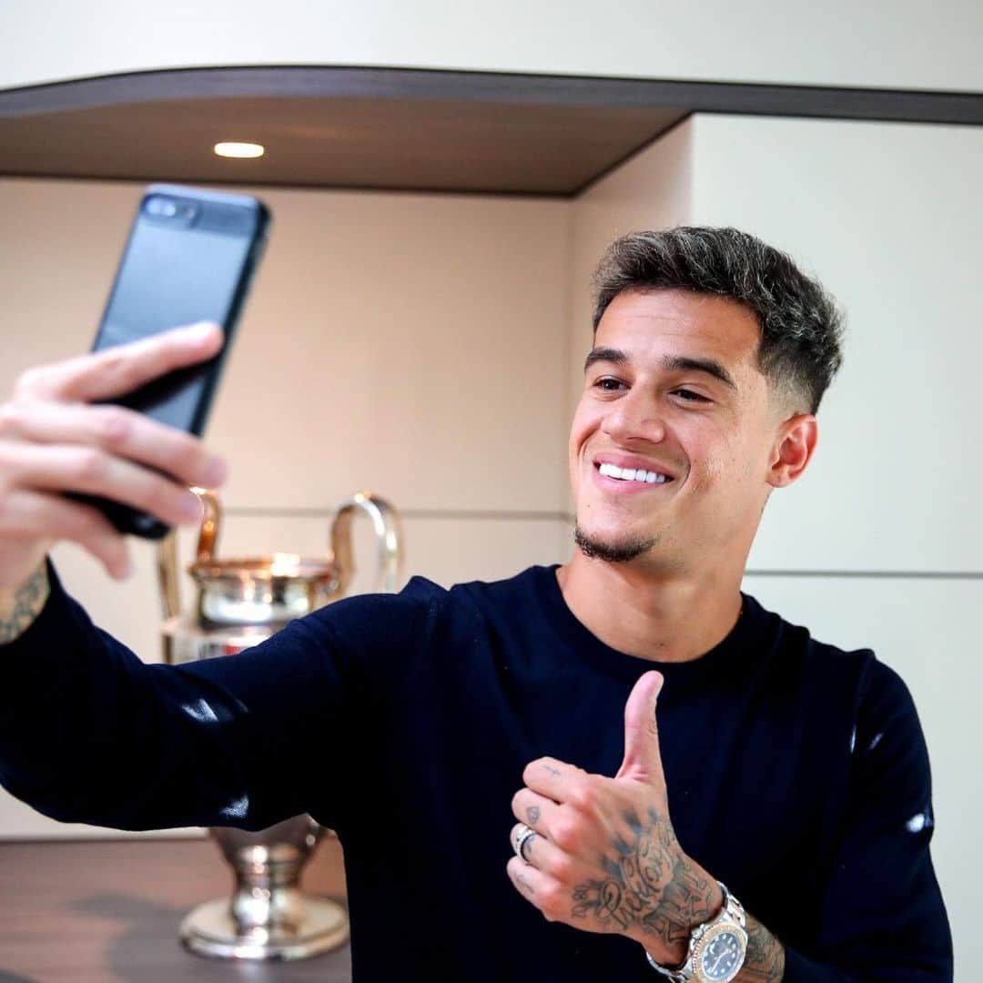 バイエルン・ミュンヘンさんのインスタグラム写真 - (バイエルン・ミュンヘンInstagram)「Looking good, @phil.coutinho! 😍🔴⚪️ #ServusCoutinho #FCBayern」8月19日 20時21分 - fcbayern