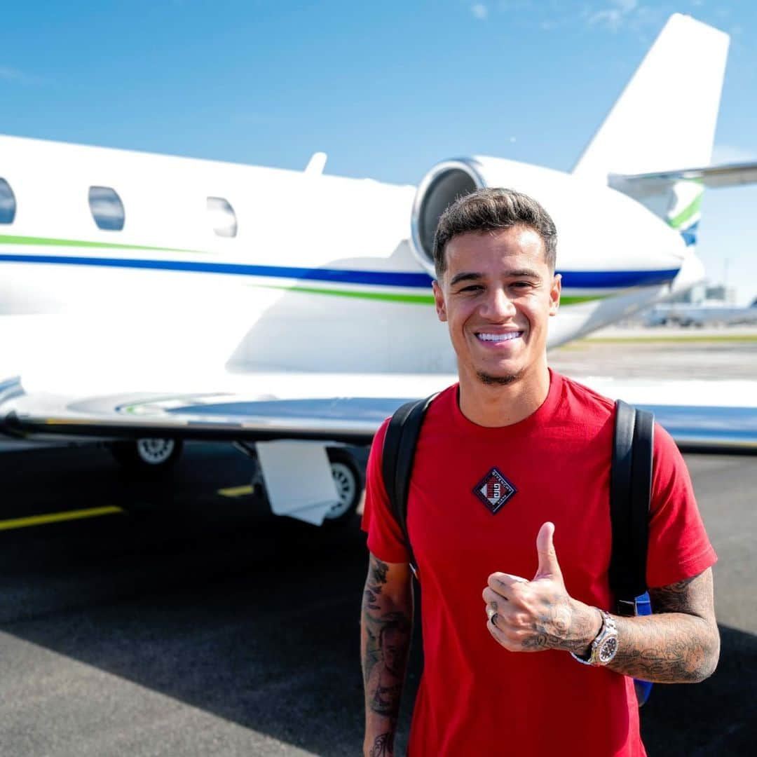 バイエルン・ミュンヘンさんのインスタグラム写真 - (バイエルン・ミュンヘンInstagram)「Looking good, @phil.coutinho! 😍🔴⚪️ #ServusCoutinho #FCBayern」8月19日 20時21分 - fcbayern