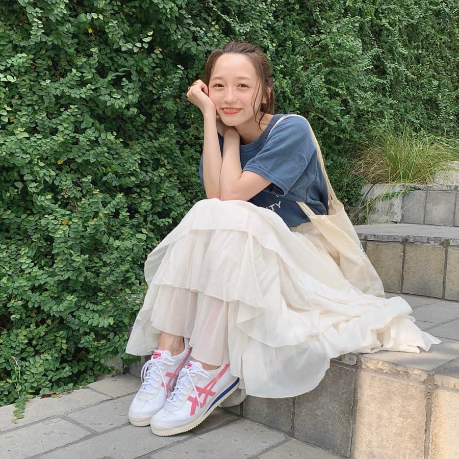 江本るり恵さんのインスタグラム写真 - (江本るり恵Instagram)「スニーカーの日。 Onitsuka Tiger×KKtPです。👟 半透明の素材で覆われてるのがカジュアル過ぎず可愛い。💞 #OTxKKtP #OnitsukaTiger」8月19日 20時20分 - emotorurie