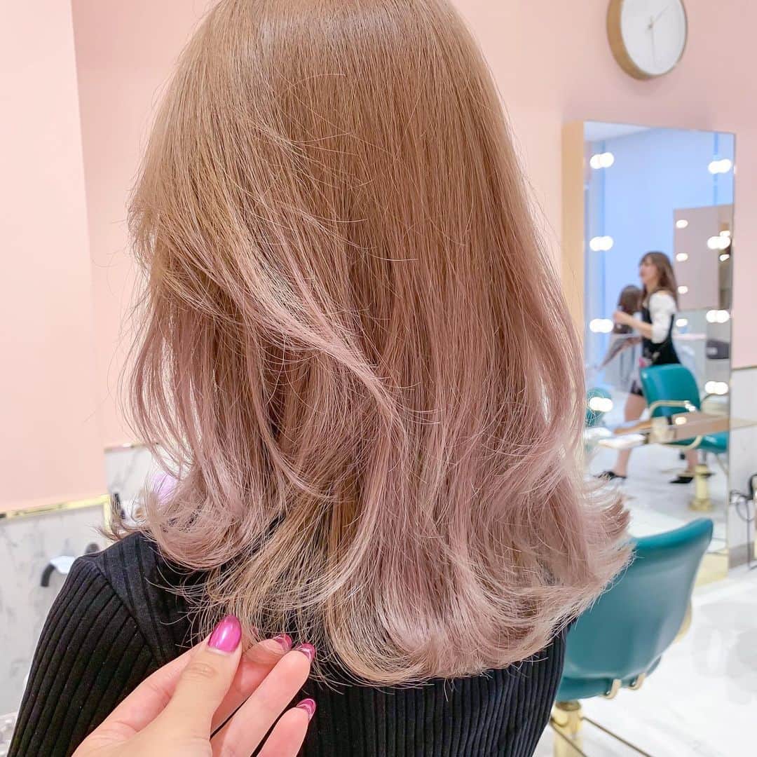 原涼香のインスタグラム：「medium  layer cut ✂️🇰🇷 カットだけのご予約も大歓迎です( ◠‿◠ ) ㅤㅤㅤㅤㅤㅤㅤㅤㅤㅤㅤㅤㅤ」