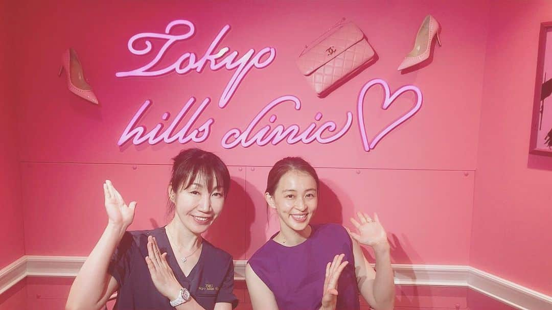 田中理恵さんのインスタグラム写真 - (田中理恵Instagram)「お久しぶりの@tokyo_hills_clinic❤️ ピーリングと美肌トリートメントをしてもらいました！ 日焼け対策をしっかりしてるつもりでも焼けてますね😜🌻 そして、乾燥肌との戦いはまだまだ続きます！水分もしっかりとっていきます☺️👌」8月19日 15時05分 - riiiiiie611