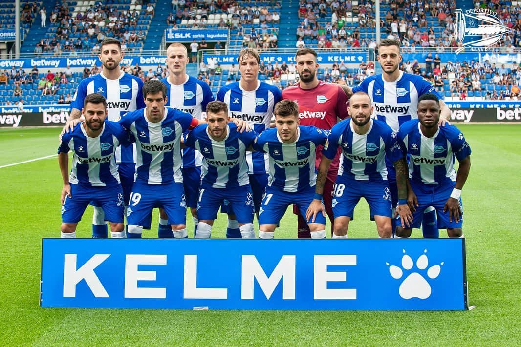 アレイクス・ビダルのインスタグラム：「Abrimos la @laliga  con tres puntos muy trabajados. Muchas gracias a la afición por las muestras de cariño 🙌 poco a poco más y mejor.」